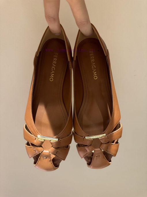 The mostFerragamo 24 year old Ferragamo ballet flat shoes FAM high-frequency exposure balletguw9judv - Image 10