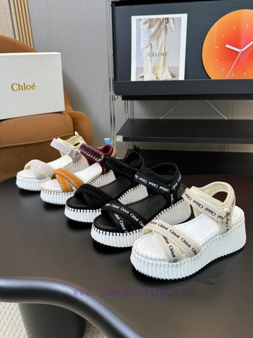 In 2024, Chloe launched a new pair of sandals for spring and summer, which have become popul6f8b6zgy - Image 2