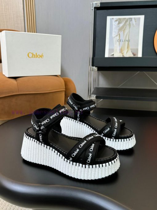 In 2024, Chloe launched a new pair of sandals for spring and summer, which have become popul24an3vcc - Image 9