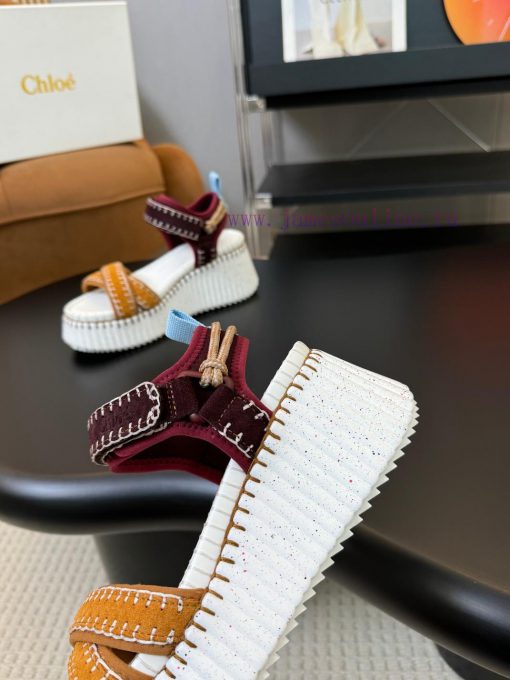 In 2024, Chloe launched a new pair of sandals for spring and summer, which have become popul6f8b6zgy - Image 9