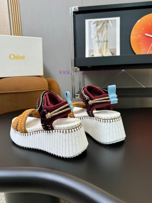In 2024, Chloe launched a new pair of sandals for spring and summer, which have become popul6f8b6zgy - Image 11