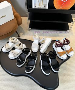 In 2024, Chloe launched a new pair of sandals for spring and summer, which have become populn6jxjoh5