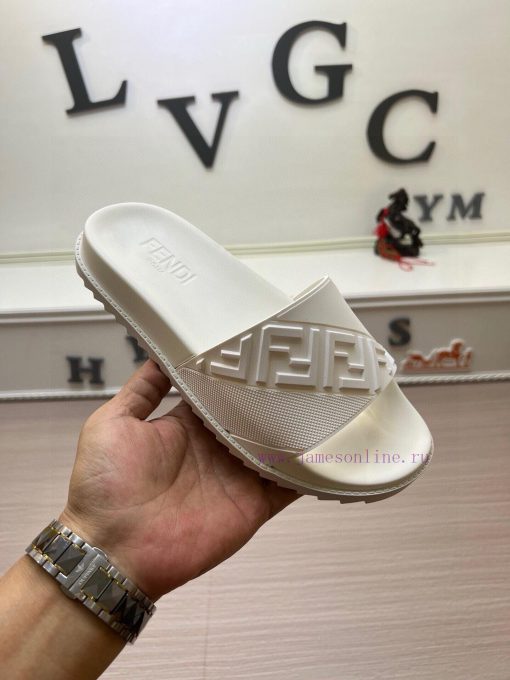 FENDI official website men's slippers and men's shoes are hot selling. The original version vqrz11q5