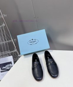 PRADA's new triangle logo fashion loafers - top-notch quality, super accurate style, retro f599spold