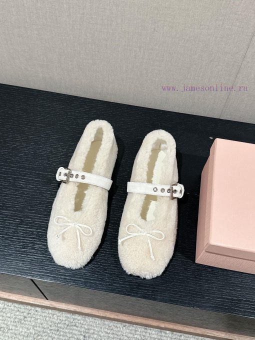 Top qualitymiumiu ss24new arrival～Miu Home 2024 Autumn/Winter New Hairy ShoesThe creamy ballmh8e0c9k - Image 2