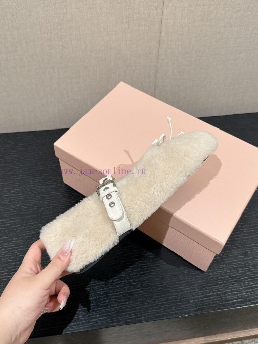 Top qualitymiumiu ss24new arrival～Miu Home 2024 Autumn/Winter New Hairy ShoesThe creamy ballmh8e0c9k - Image 6