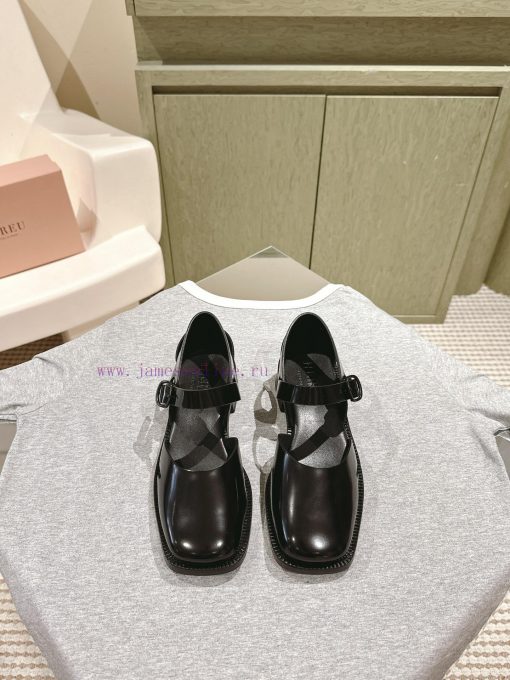 | ²⁰²4 𝐬𝐬  🤍🤎HEREU British minimalist motorcycle sandals with thick heels, round heads, anoobod18q