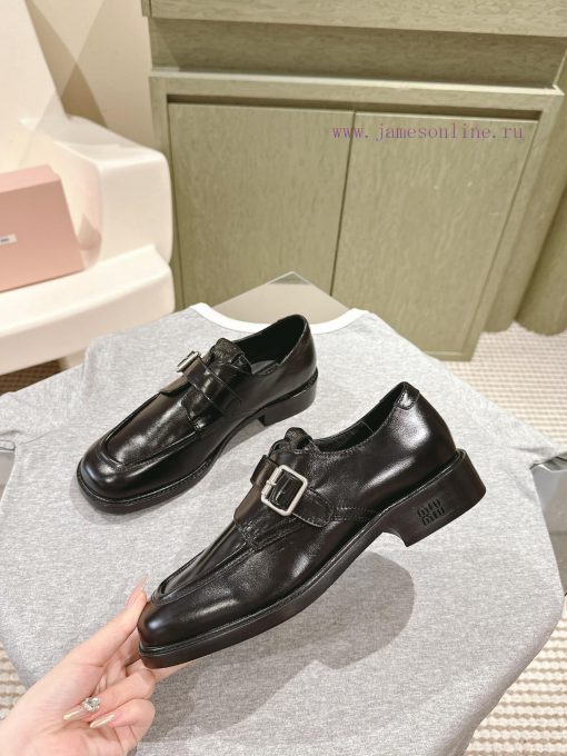 | ²⁰²4 𝐬𝐬  🤍🤎MIUMIU British minimalist motorcycle sandals with thick heels and round heads76014p3y - Image 3