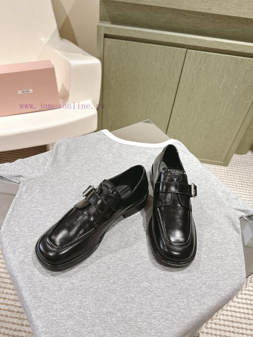 | ²⁰²4 𝐬𝐬  🤍🤎MIUMIU British minimalist motorcycle sandals with thick heels and round heads76014p3y - Image 4