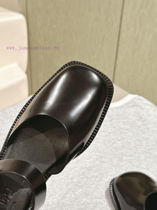 | ²⁰²4 𝐬𝐬  🤍🤎HEREU British minimalist motorcycle sandals with thick heels, round heads, anoobod18q - Image 6