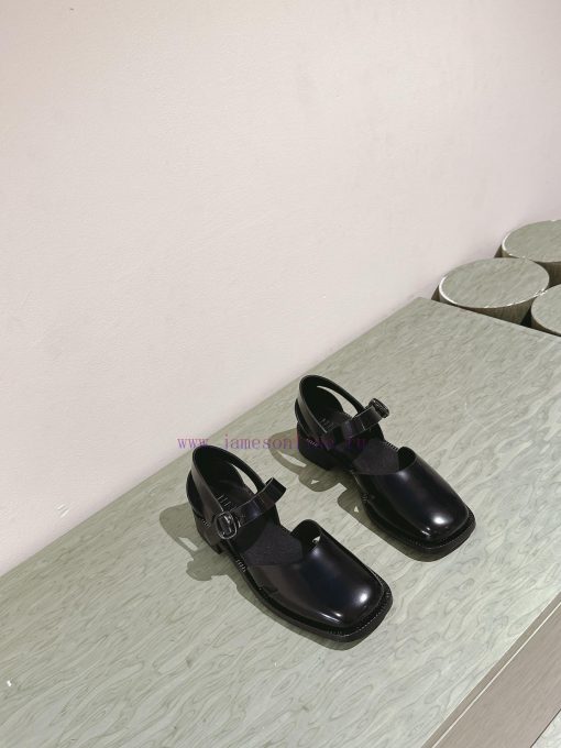 | ²⁰²4 𝐬𝐬  🤍🤎HEREU British minimalist motorcycle sandals with thick heels, round heads, anoobod18q - Image 8