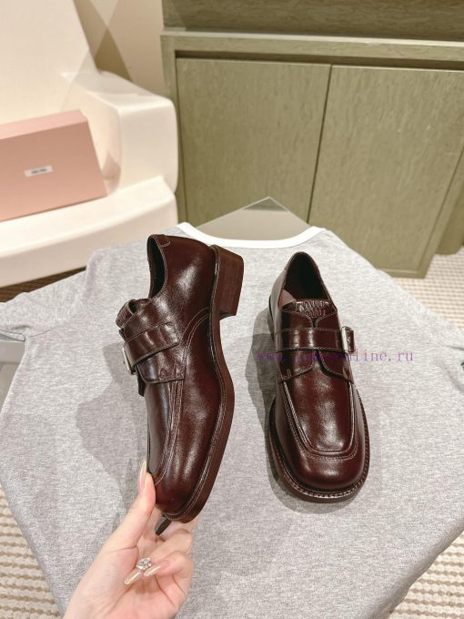 | ²⁰²4 𝐬𝐬  🤍🤎MIUMIU British minimalist motorcycle sandals with thick heels and round headspms0iqkk - Image 4