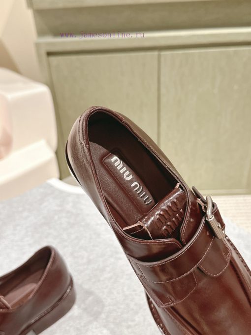 | ²⁰²4 𝐬𝐬  🤍🤎MIUMIU British minimalist motorcycle sandals with thick heels and round headspms0iqkk - Image 5