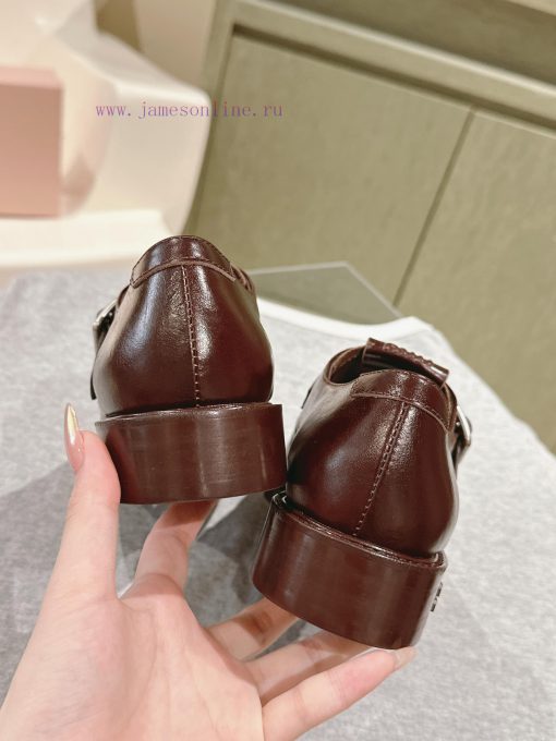 | ²⁰²4 𝐬𝐬  🤍🤎MIUMIU British minimalist motorcycle sandals with thick heels and round headspms0iqkk - Image 7