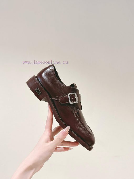 | ²⁰²4 𝐬𝐬  🤍🤎MIUMIU British minimalist motorcycle sandals with thick heels and round headspms0iqkk - Image 9