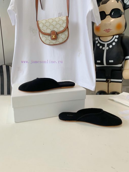The Row Super Soft Sheepskin Half Slippers with 10000 RecommendationsThe texture that can bepy4iot1p - Image 4