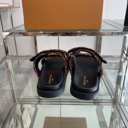 Top LV 2024 Spring/Summer New Collection focuses on beach sandals, hard goods, new purchasing3zs2dp6 - Image 7
