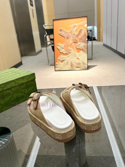 Full year shipment, Gucci's latest limited edition thick soled slippers of top quality are a1txzrbjw - Image 6