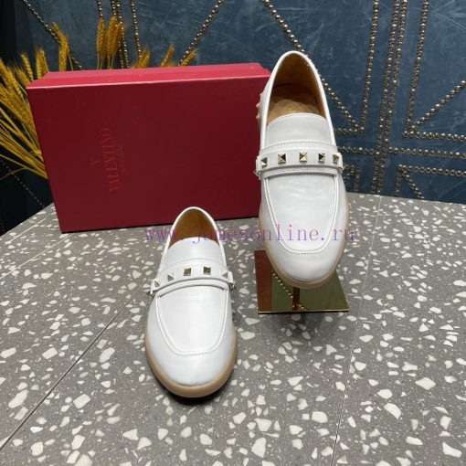Valentino. The latest collection of Valentino features the most detailed and perfect classicrd2l88hb - Image 8