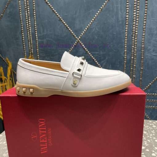Valentino. The latest collection of Valentino features the most detailed and perfect classicrd2l88hb - Image 9