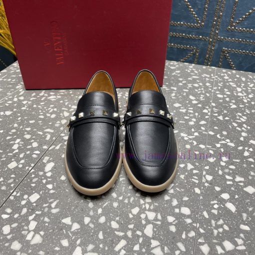Valentino. The latest collection of Valentino features the most detailed and perfect classicawrxoo4j - Image 2