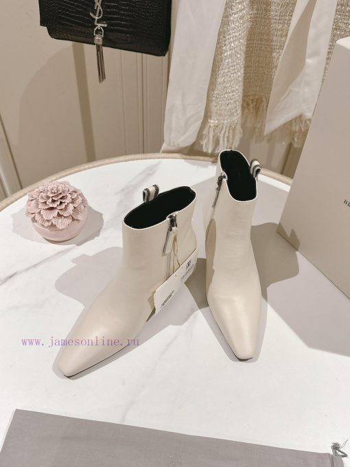 . The classic inspiration of the highest quality Brunello Cucinelli short boots in the markehq2zka3j - Image 4