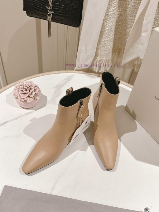 . The classic inspiration of the highest quality Brunello Cucinelli short boots in the markebvb65gcy - Image 4