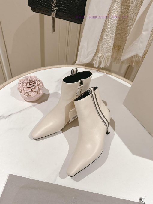 . The classic inspiration of the highest quality Brunello Cucinelli short boots in the markehq2zka3j - Image 5