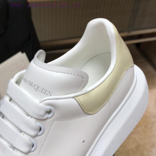 Men's 20Alexandra * McQuee * Purchasing GradeThe matte finish of the fabric is made of silk,swtjcgf7 - Image 9