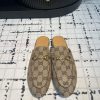 Gucci's classic horseclip slippers not only have a classic style, but also the latest colorso9he1nrs