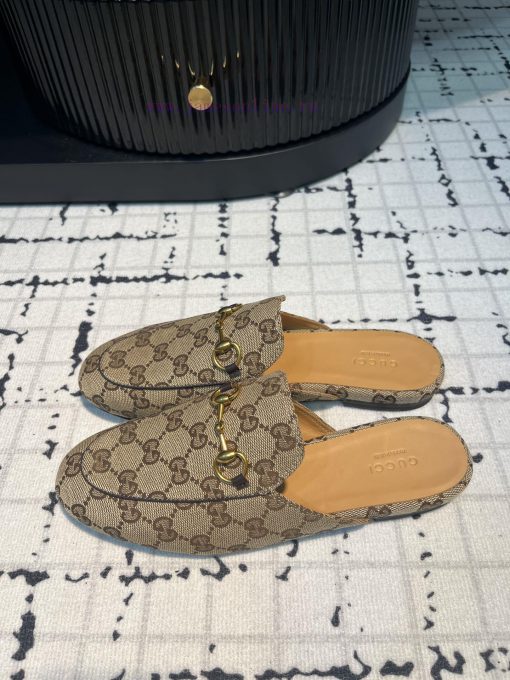 Gucci's classic horseclip slippers not only have a classic style, but also the latest colorso9he1nrs - Image 4