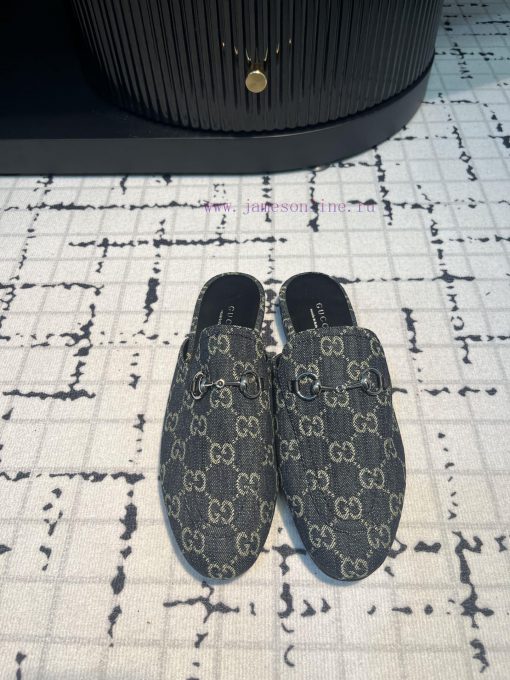 Gucci's classic horseclip slippers not only have a classic style, but also the latest colorsulynbbko