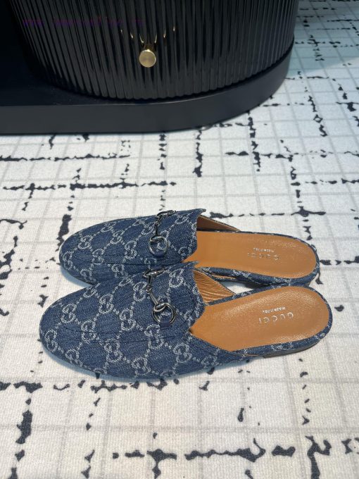 Gucci's classic horseclip slippers not only have a classic style, but also the latest colors05fnm1og - Image 4