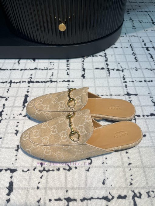 Gucci's classic horseclip slippers not only have a classic style, but also the latest colors29qomjpg - Image 4