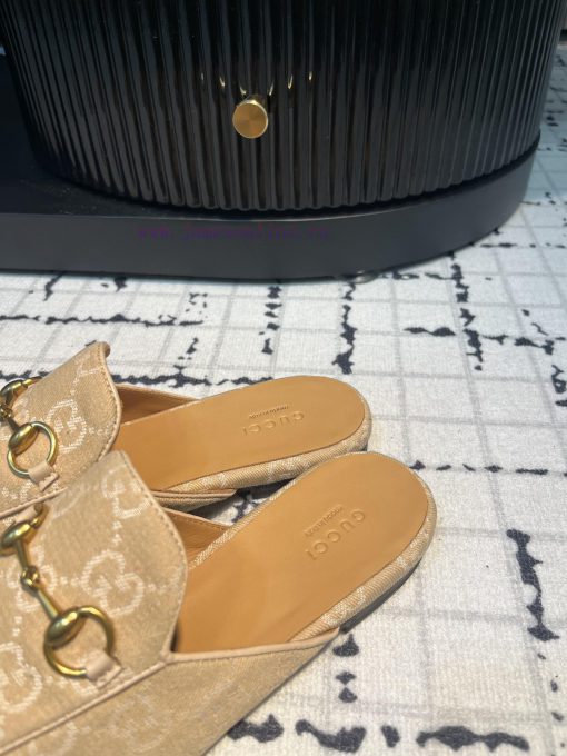 Gucci's classic horseclip slippers not only have a classic style, but also the latest colors29qomjpg - Image 7