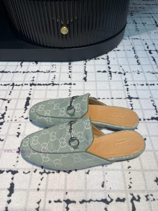 Gucci's classic horseclip slippers not only have a classic style, but also the latest colors9qaq3pac - Image 4