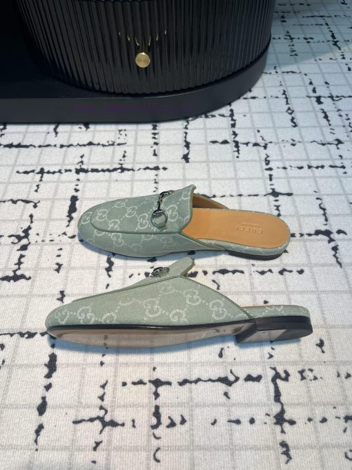 Gucci's classic horseclip slippers not only have a classic style, but also the latest colors9qaq3pac - Image 5