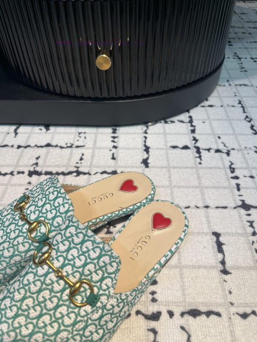 Gucci's classic horseclip slippers not only have a classic style, but also the latest colors5bguy2ox - Image 7