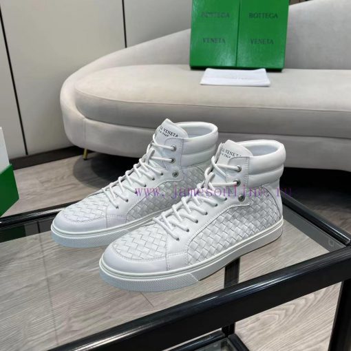 The original BottegaVeneta Bottega classic men's lace up short boots were developed with topravwh30e