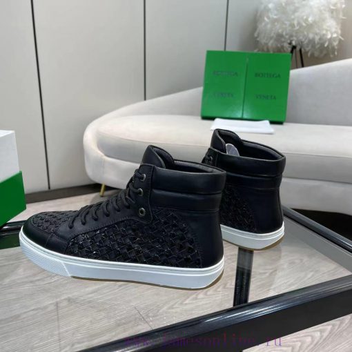 The original BottegaVeneta Bottega classic men's lace up short boots were developed with toprb0kfhls - Image 4