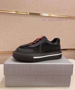 PRADA launches simultaneously, new men's shoesMade of high-tech adhesive technology for cor4o7nv41
