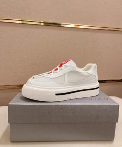 PRADA launches simultaneously, new men's shoesMade of high-tech adhesive technology for cow8vxowzew