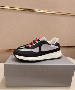PRADA launches simultaneously, new men's shoesMade of high-tech adhesive technology for cow2apw30t8