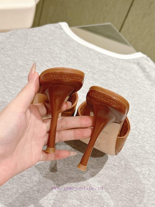 | ²⁰²4 𝐬𝐬  🤍🤎 Lvjia's new LV top-level product, featuring Lv brand slippers and hard goodss50fe5wx - Image 7