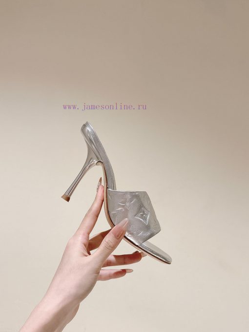 | ²⁰²4 𝐬𝐬  🤍🤎 Lvjia's new LV top-level product, featuring Lv brand slippers and hard goodsxsm5wcen - Image 9