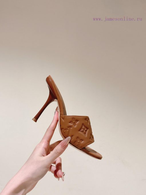 | ²⁰²4 𝐬𝐬  🤍🤎 Lvjia's new LV top-level product, featuring Lv brand slippers and hard goodss50fe5wx - Image 9