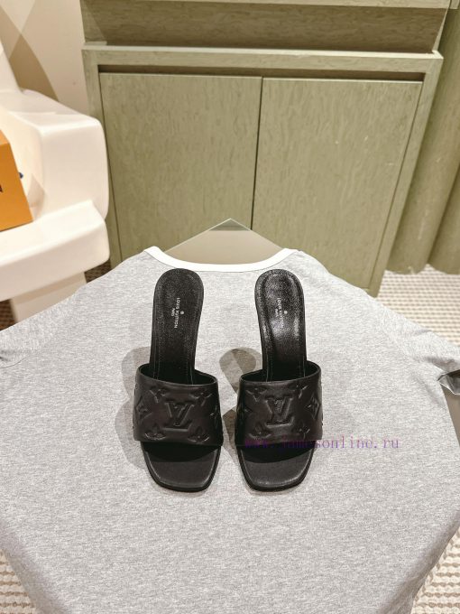 | ²⁰²4 𝐬𝐬  🤍🤎 Lvjia's new LV top-level product, featuring Lv brand slippers and hard goods0dnp02o0 - Image 2
