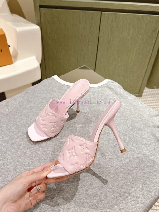 | ²⁰²4 𝐬𝐬  🤍🤎 Lvjia's new LV top-level product, featuring Lv brand slippers and hard goodsiwthhvyx - Image 3