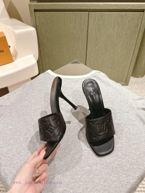 | ²⁰²4 𝐬𝐬  🤍🤎 Lvjia's new LV top-level product, featuring Lv brand slippers and hard goods0dnp02o0 - Image 3
