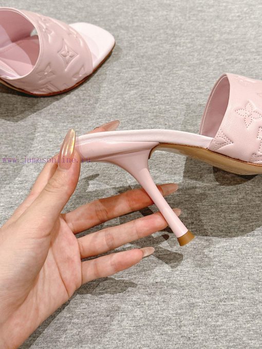 | ²⁰²4 𝐬𝐬  🤍🤎 Lvjia's new LV top-level product, featuring Lv brand slippers and hard goodsiwthhvyx - Image 6